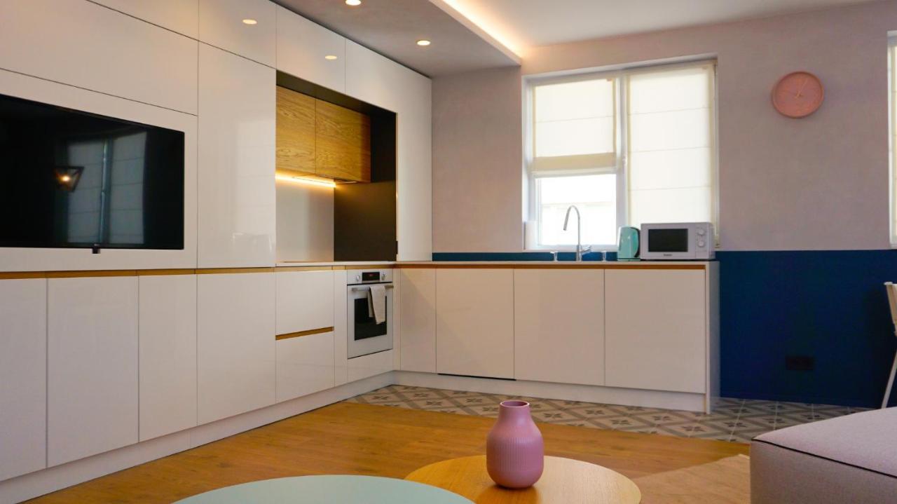 Апартамент Жасмин С Частен Гараж - Jasmin Apartment With Private Garage Warna Zewnętrze zdjęcie