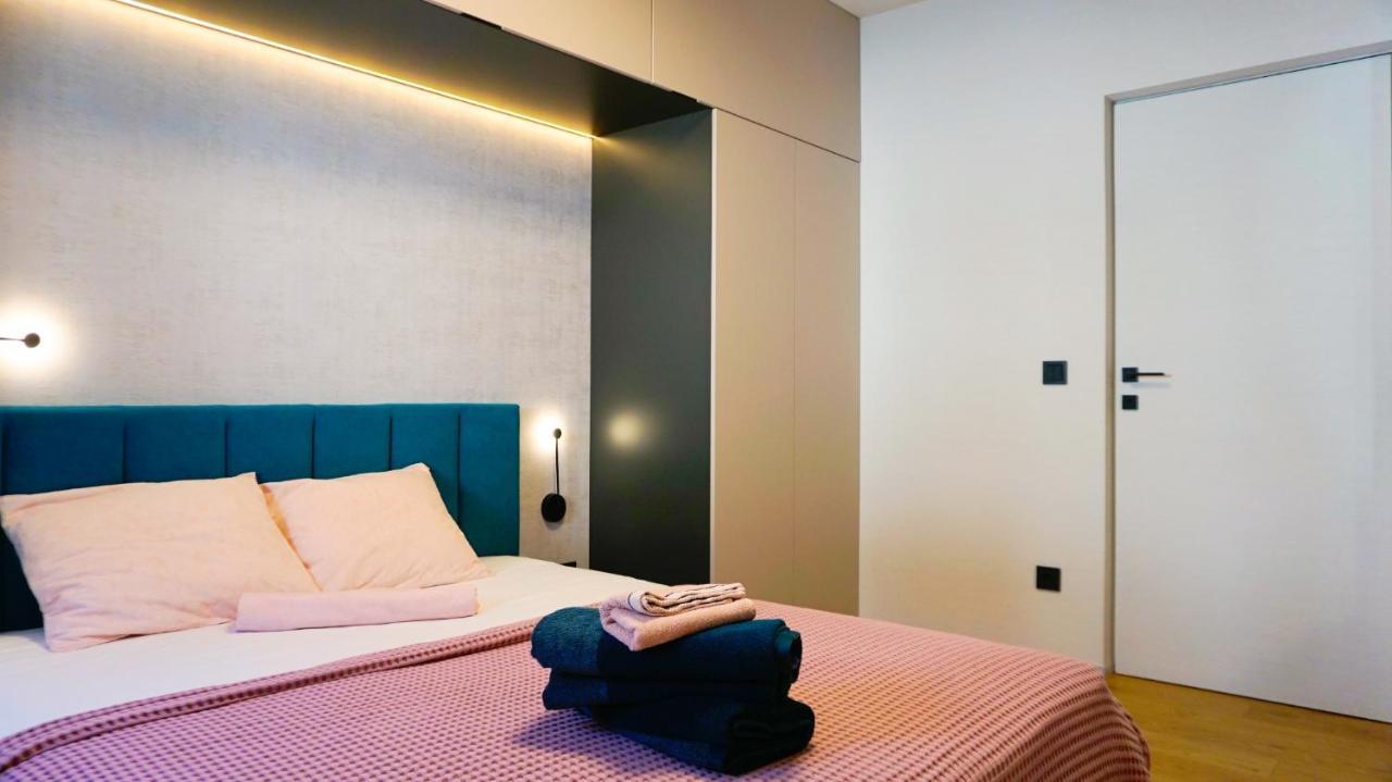 Апартамент Жасмин С Частен Гараж - Jasmin Apartment With Private Garage Warna Zewnętrze zdjęcie
