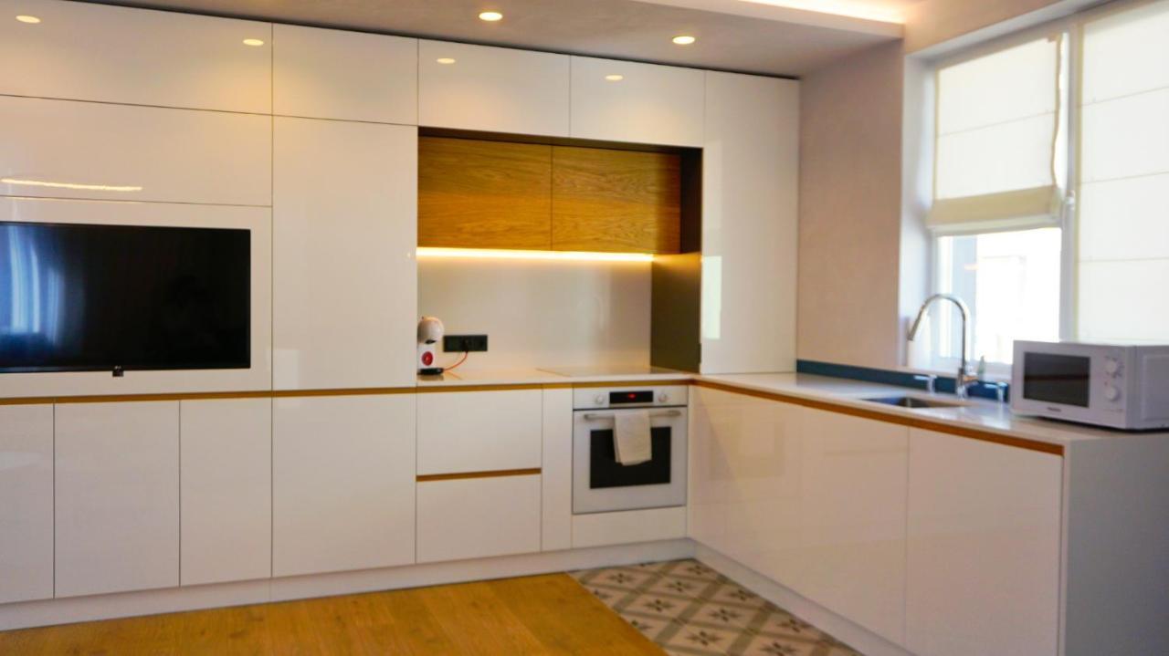 Апартамент Жасмин С Частен Гараж - Jasmin Apartment With Private Garage Warna Zewnętrze zdjęcie
