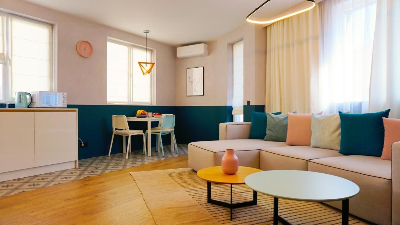Апартамент Жасмин С Частен Гараж - Jasmin Apartment With Private Garage Warna Zewnętrze zdjęcie