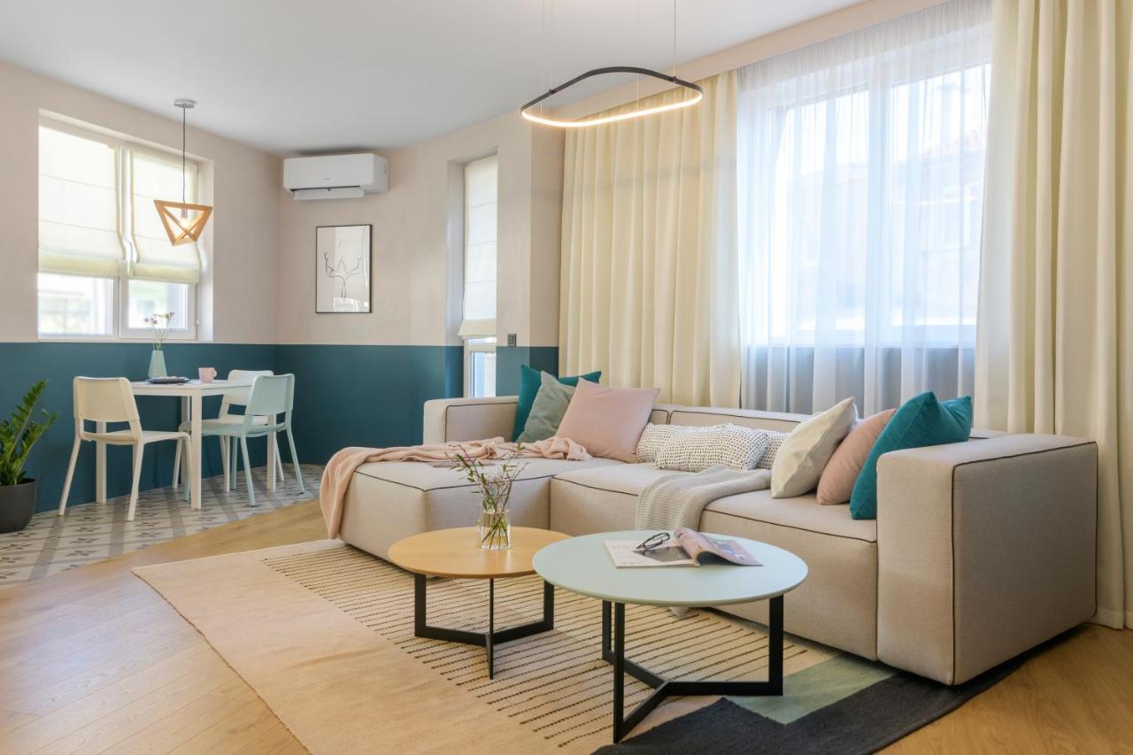 Апартамент Жасмин С Частен Гараж - Jasmin Apartment With Private Garage Warna Zewnętrze zdjęcie